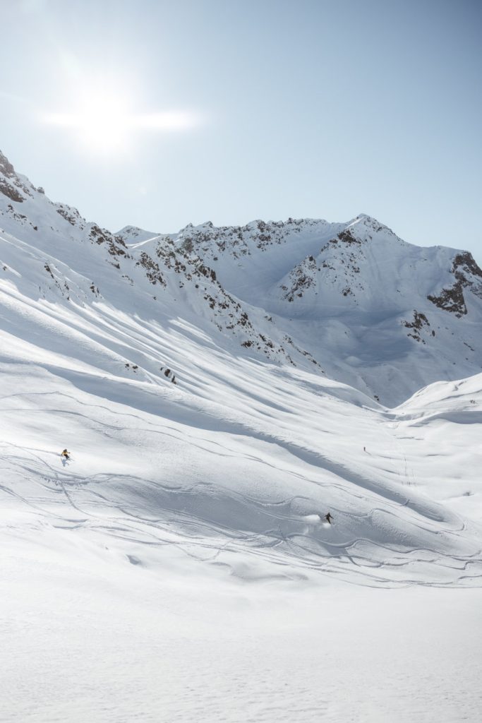 Einfache Skitour Partnun – Abfahrt von den Röbispitzen. Foto: Roman Huber