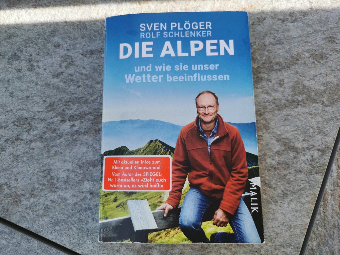 Alpenwetter Buchcover mit Titel