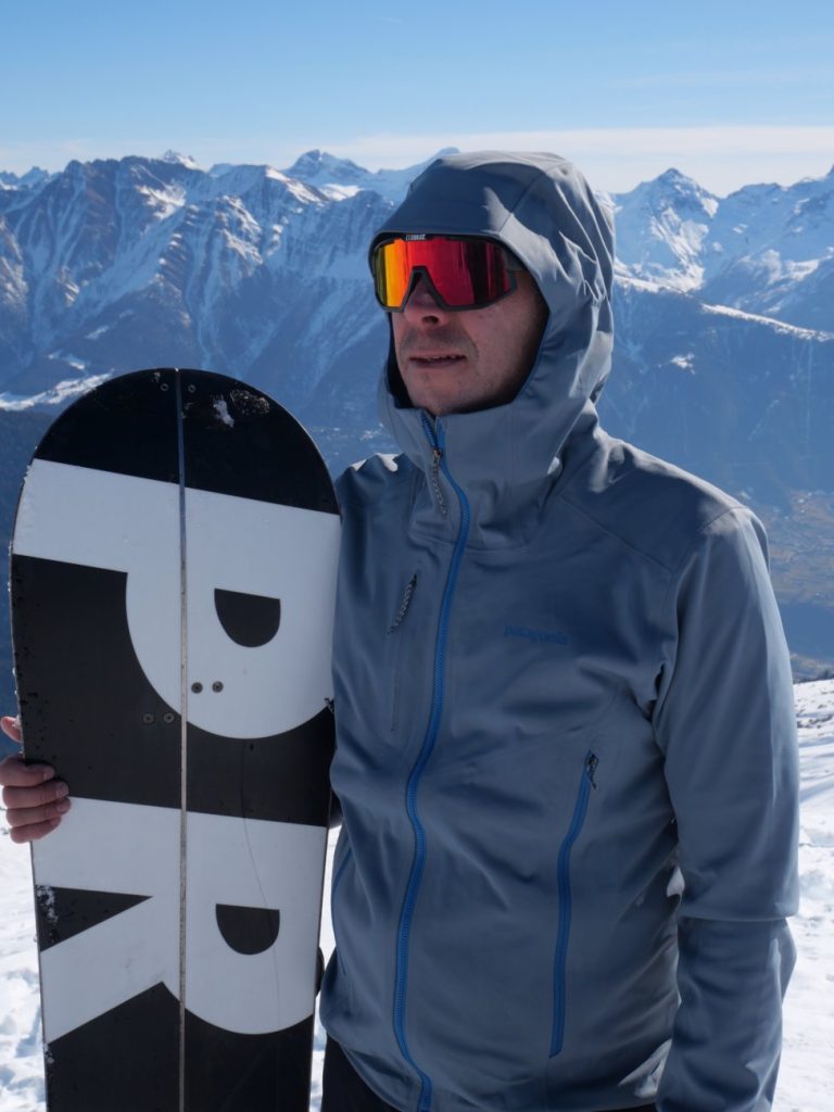 Patagonia Upstride Jacket in Aktion – atmungsaktive Softshelljacke für Skitouren und Bergsport.