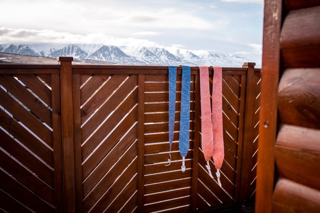 Die Skifelle nach der Skitour trocknen gehört gehört zur sorgfältigen Skifellpflege – für eine optimale Leistung und längere Lebensdauer der Steigfelle