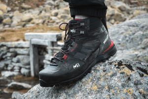 Millet Super Trident Matryx GTX auf Fels