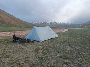 Durston X-Mid Pro 2 Zelt mit auf Biketour in Kirgistan