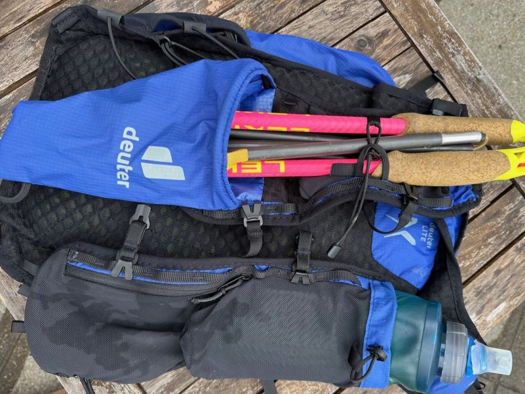 Deuter Ascender 7 Rucksack in indigo, geeignet für Stockfixierung
