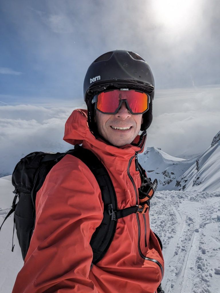 Rotauf Ultralight Jacke Herren mit hervorragender Passform im Schnee