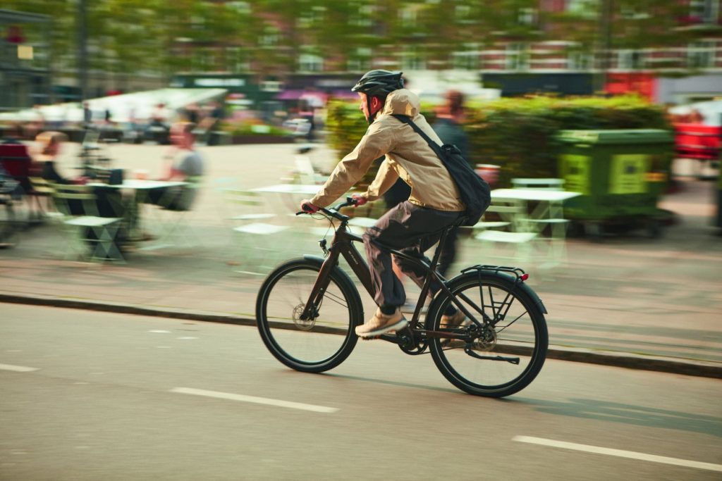 Zero-Waste nachhaltige Outdoor-Bekleidung im Einsatz auf dem Arbeitsweg – Jack Wolfskin Bike Commute 2.5L Jkt