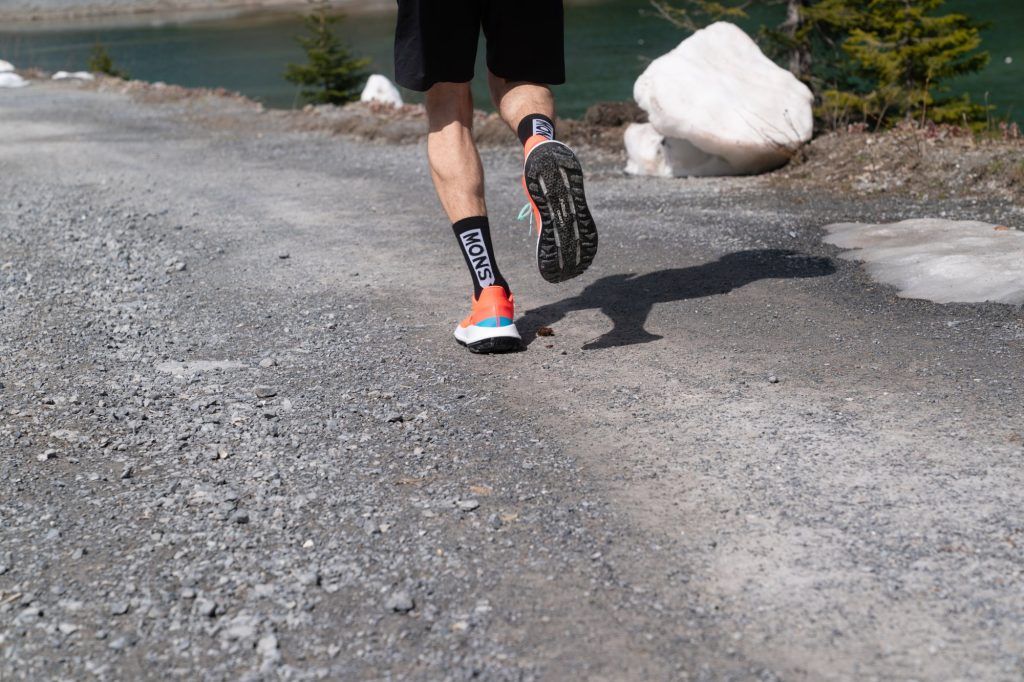 CRAFT Xplor Hybrid Schuhprofil auf Schotterweg