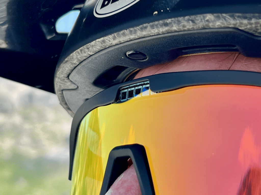 Brillengläser der react optray Sonnenbrille mit automatischer Tönungsanpassung und ShadeTronic® Technologie
