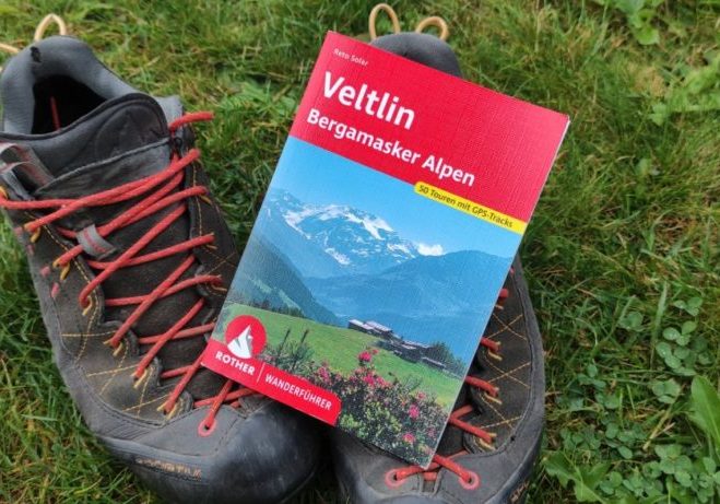 Rother-Wanderfuehrer-Veltlin-–-Bergamasker-Alpen-mit-Val-Camonica-01